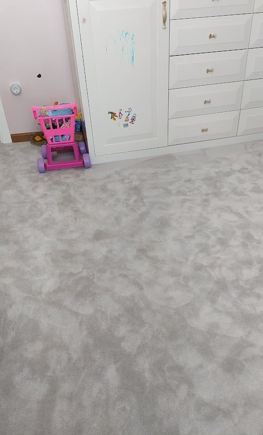 bebek odası halı zemin dösemesi gri beyaz (2)