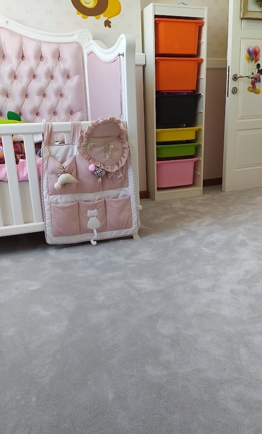 bebek odası halı zemin dösemesi gri beyaz (3)