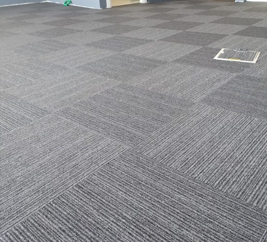 50x50 ofis karo halı kaplama maslak 1453 emlak ofisi 4