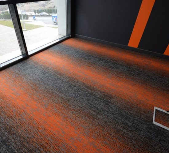 Associated Carpets Charmaine Karo Halı Turuncu Siyah Desenli