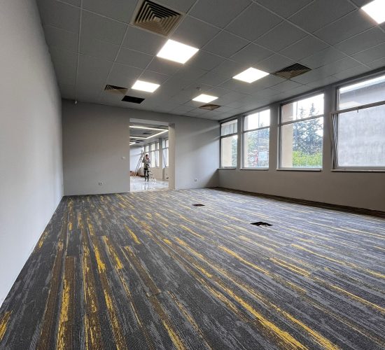 İstanbul Teknik Üniversitesi Maslak Ofis Karo Halı Projesi Cloud 03 Sarı Gri çizgili 100x25cm Plank Halı (2)